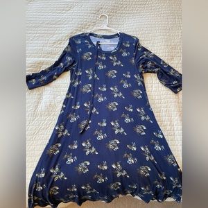 Latched Mama size M dress